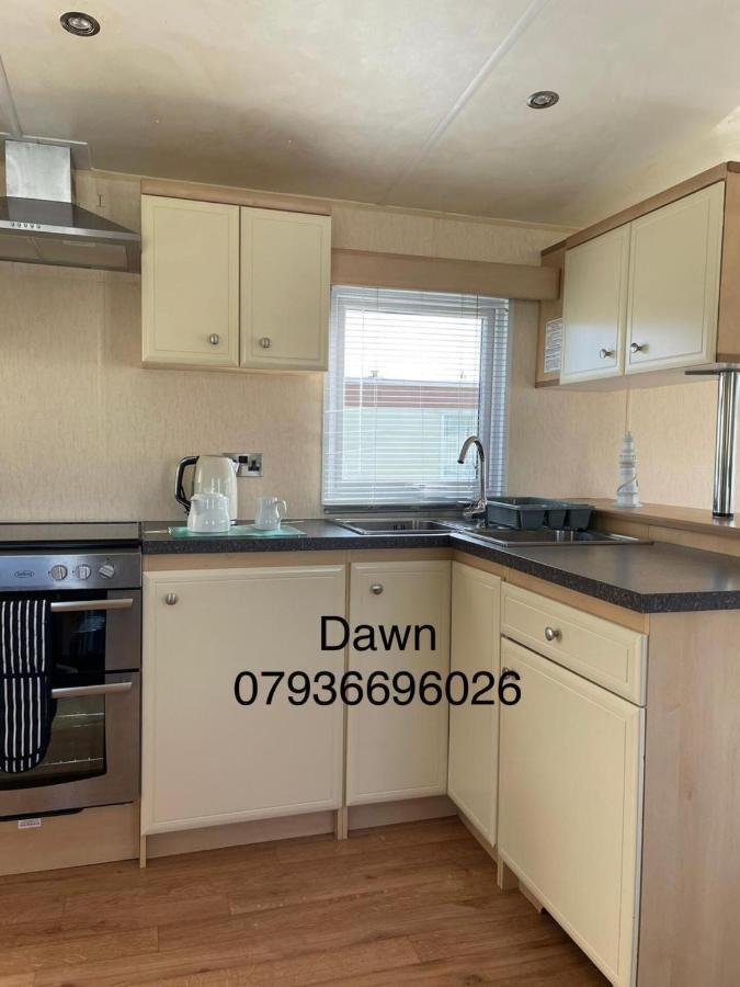 Remarkable 2-Bed Villa Caravan In Driffieldスキップシー エクステリア 写真