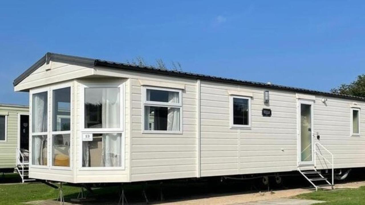 Remarkable 2-Bed Villa Caravan In Driffieldスキップシー エクステリア 写真