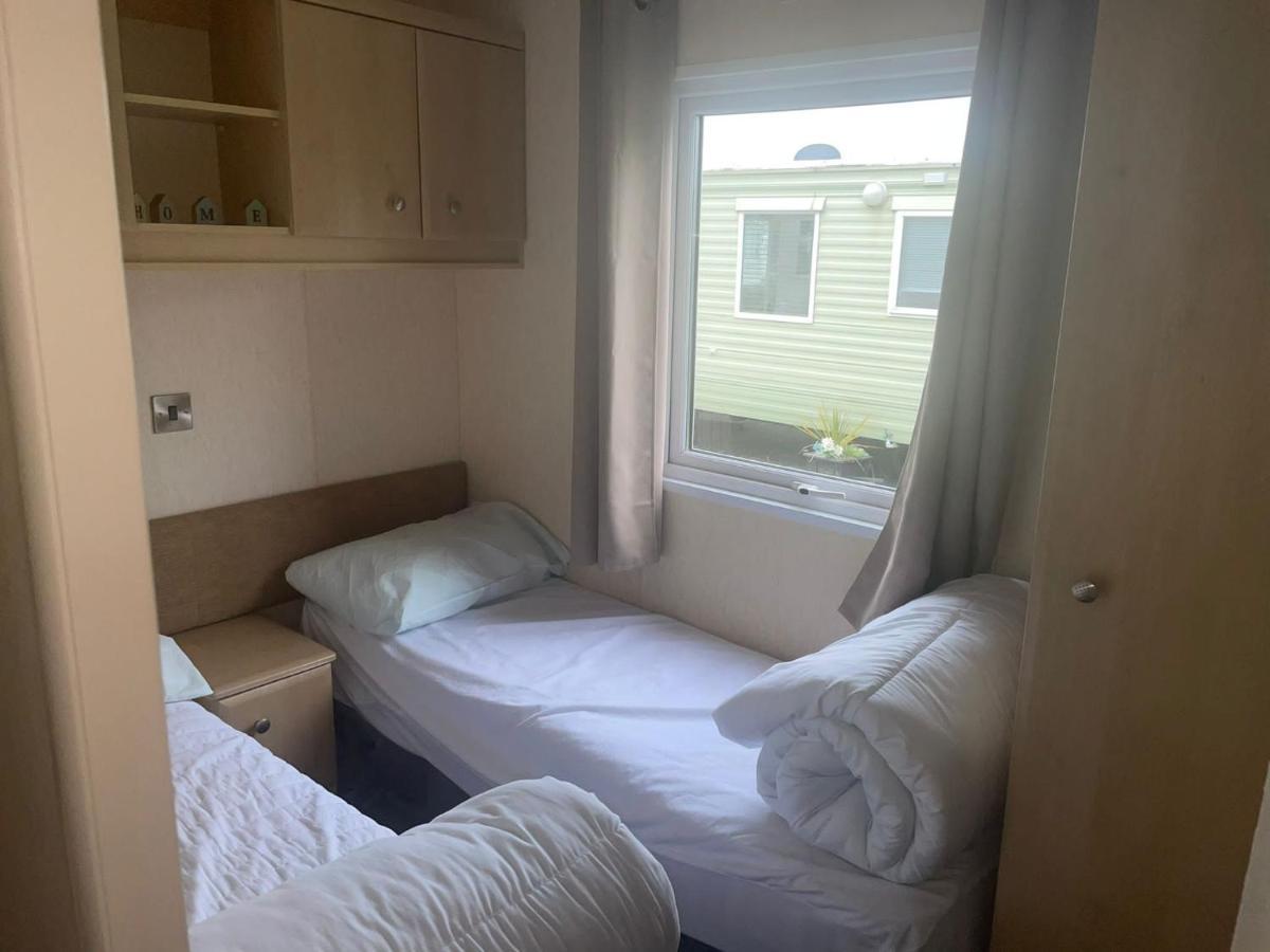Remarkable 2-Bed Villa Caravan In Driffieldスキップシー エクステリア 写真