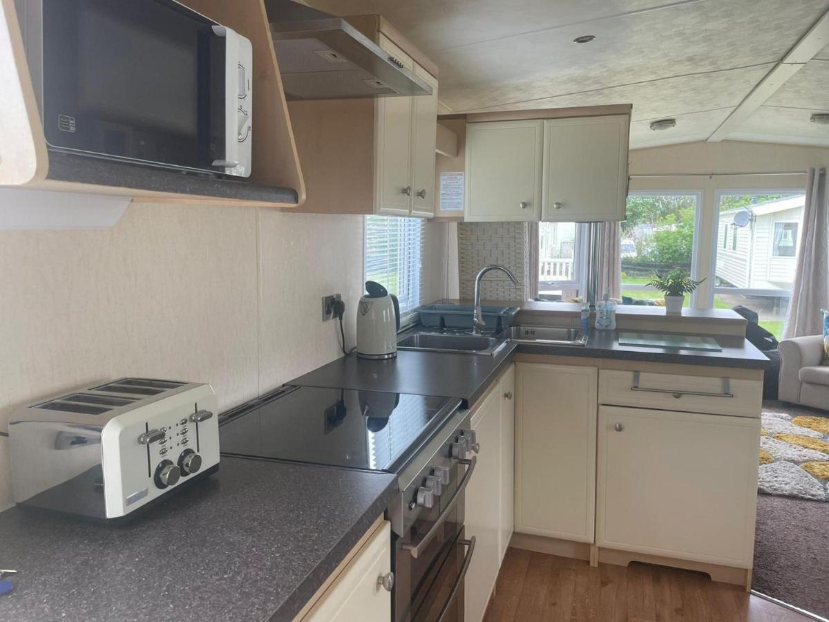 Remarkable 2-Bed Villa Caravan In Driffieldスキップシー エクステリア 写真