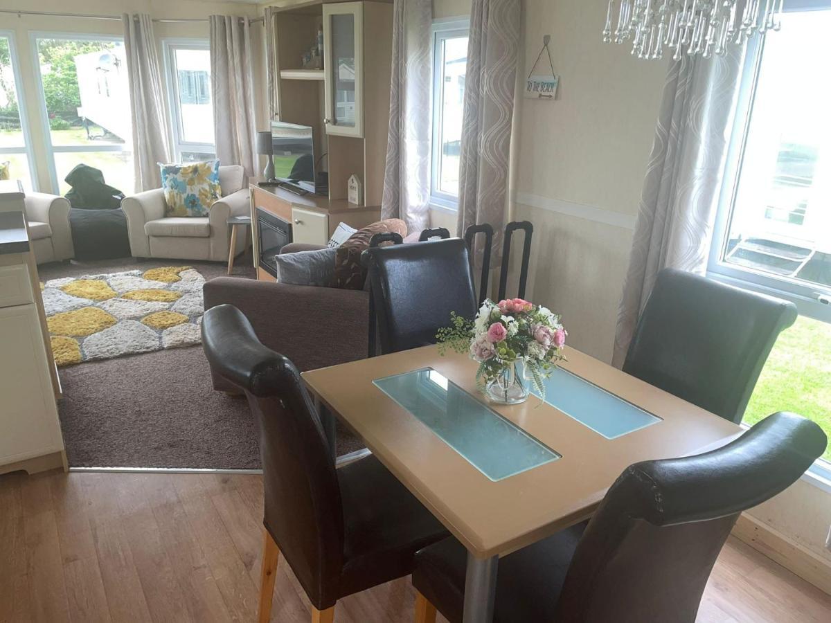 Remarkable 2-Bed Villa Caravan In Driffieldスキップシー エクステリア 写真